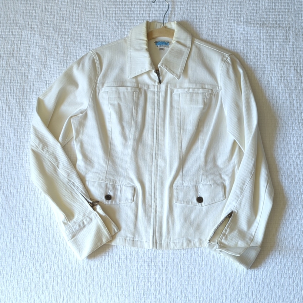 Womens Sz Medium Cream Jacket with Comfy Stretch & Cute Zipper & Button Detail